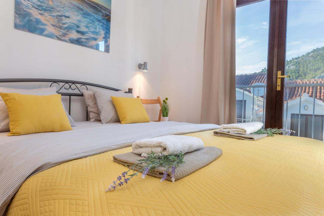 So Hvar So Good! Spacious With Terrace Hvar Town