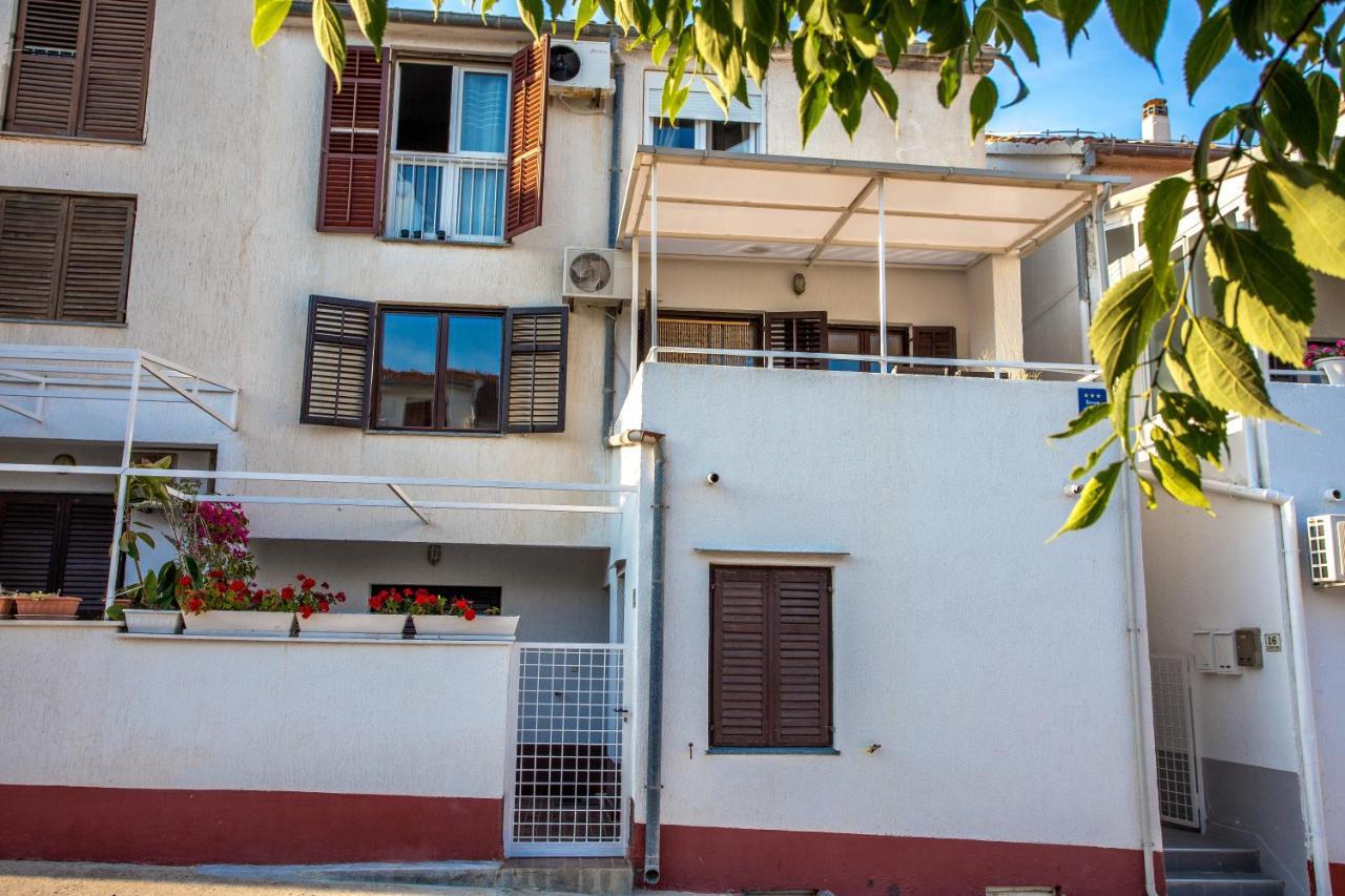 So Hvar So Good! Spacious With Terrace Apartment *